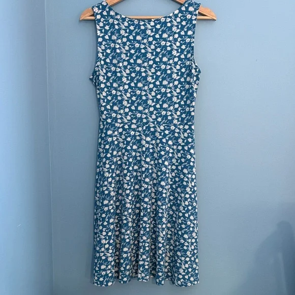 Kaileigh Blue and White Patterned Midi Dress - Picture 4 of 6